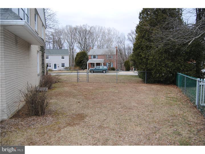 273 Valley View Road Springfield, PA 19064 - Photo 4 of 25 Exterior Side
