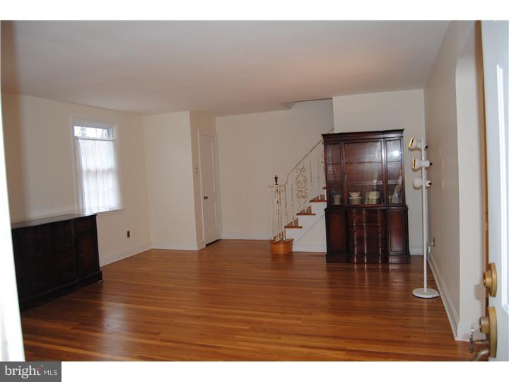 273 Valley View Road Springfield, PA 19064 - Photo 6 of 25 Living Room