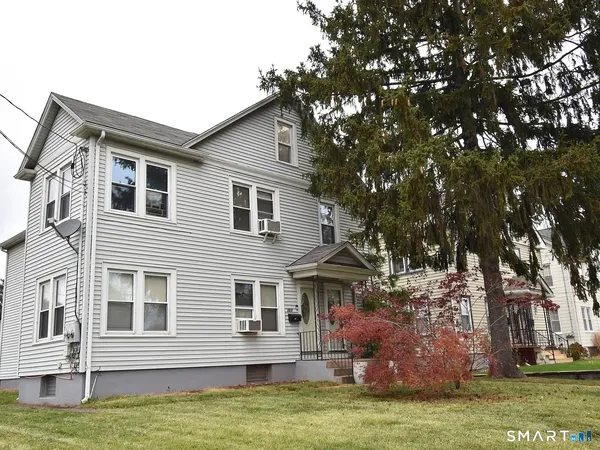 $2,300 | 121 Cambridge Street, West Hartford, CT 06110