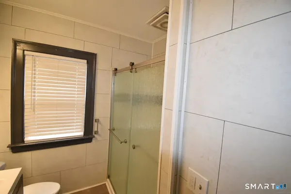 $2,300 | 121 Cambridge Street, West Hartford, CT 06110