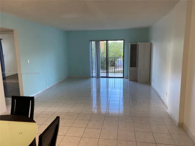 $299,000 | 1900 Diana Drive, Unit 3D, Hallandale Beach, FL 33009