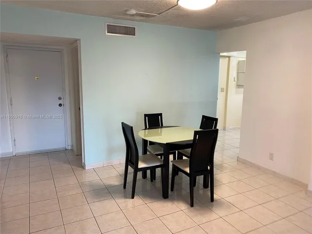 $299,000 | 1900 Diana Drive, Unit 3D, Hallandale Beach, FL 33009