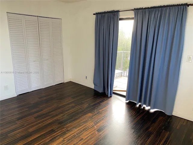 $299,000 | 1900 Diana Drive, Unit 3D, Hallandale Beach, FL 33009