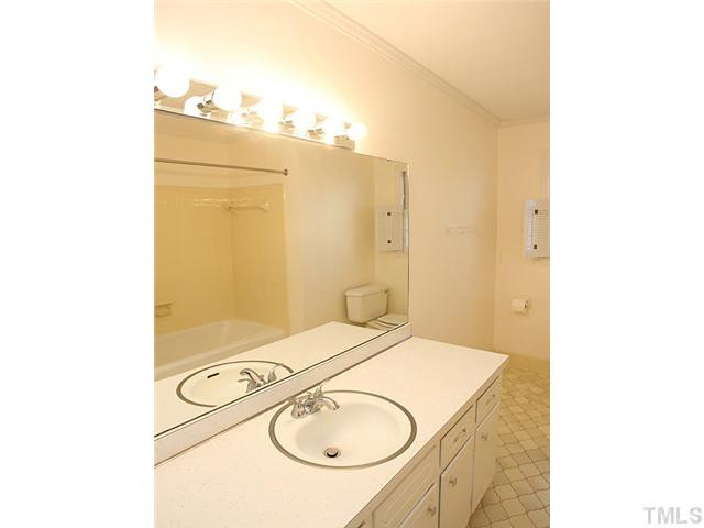4512 Connell Drive Raleigh, NC 27612 - Photo 13 of 25 Large Hall Bath with Tub/Shower on main level. Bathroom