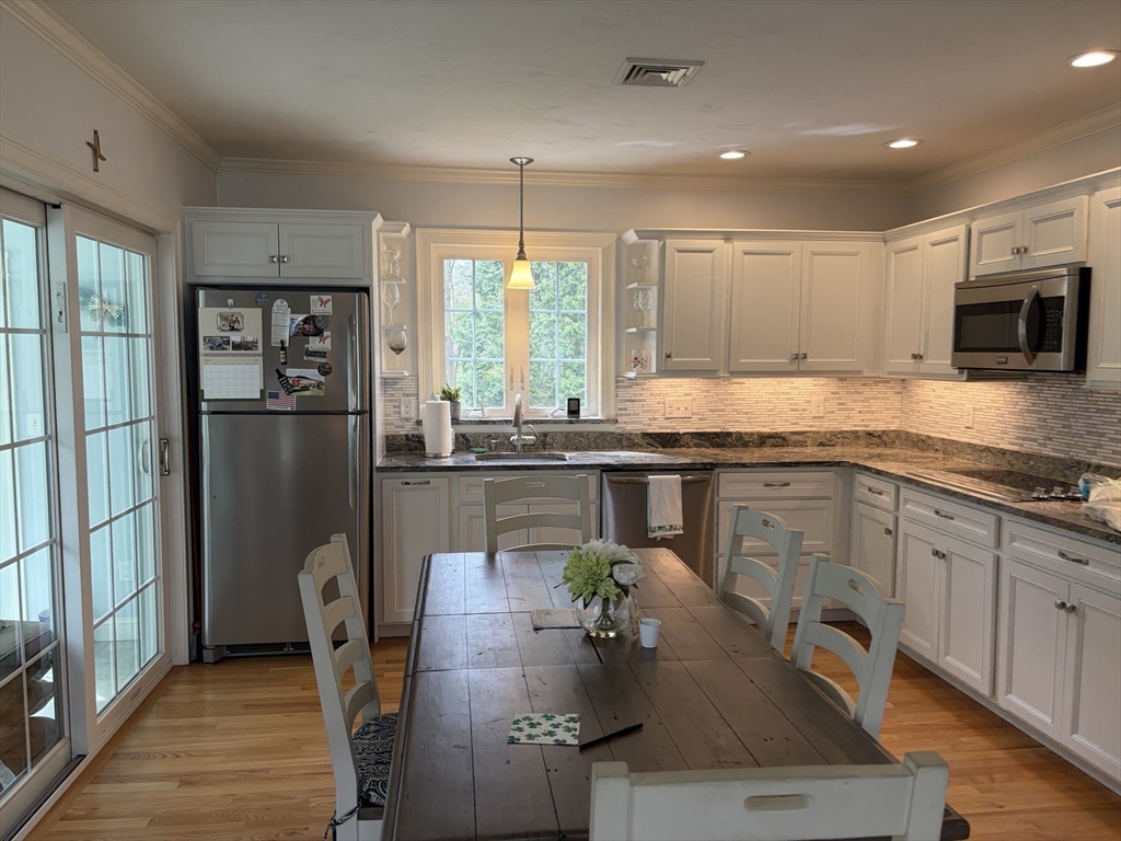 71 West Spring Street Avon, MA 02322 - Photo 15 of 41