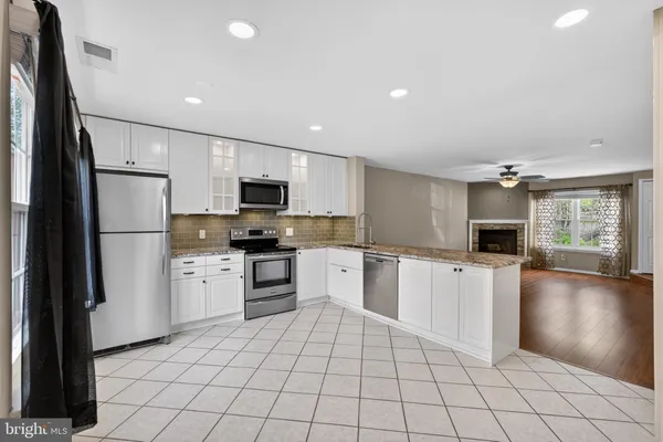 $435,000 | 19 Applewood Court, Horsham, PA 19044