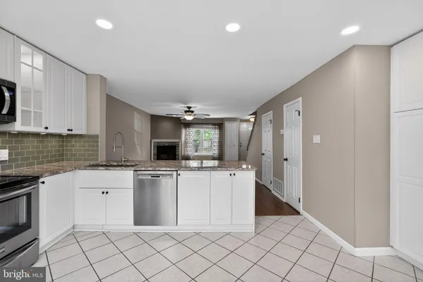 $435,000 | 19 Applewood Court, Horsham, PA 19044