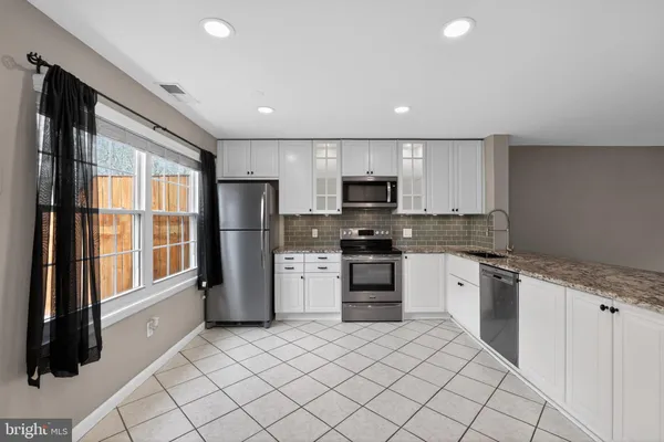 $435,000 | 19 Applewood Court, Horsham, PA 19044