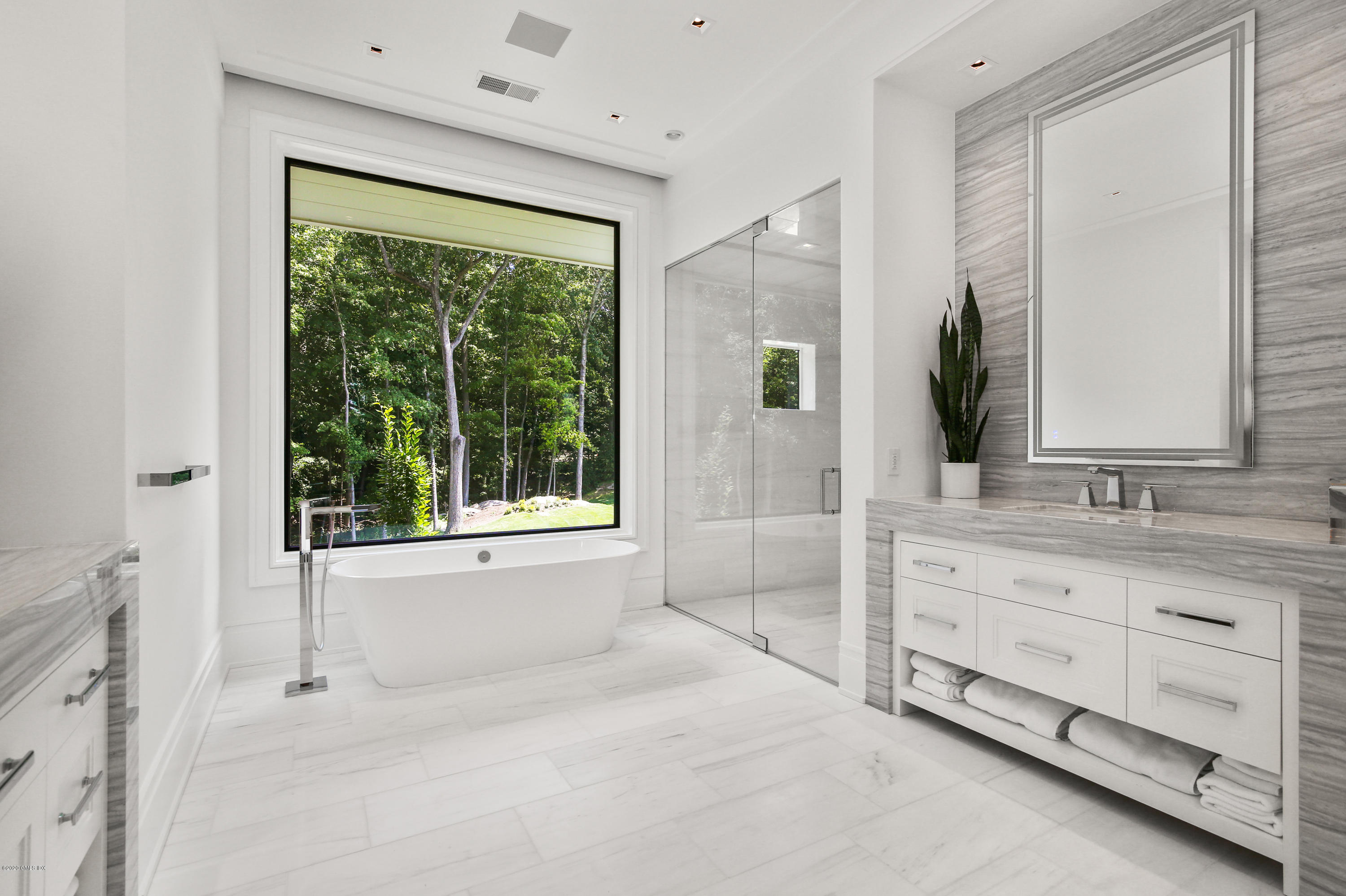 24 Thunder Mountain Road Greenwich, CT 06831 - Photo 25 of 41 Master Bathroom