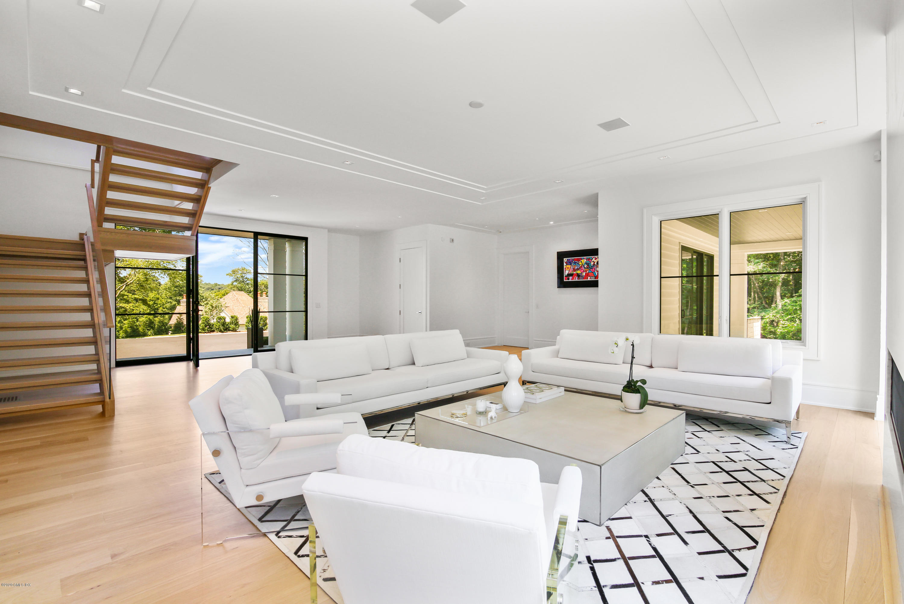 24 Thunder Mountain Road Greenwich, CT 06831 - Photo 6 of 41 Living Room