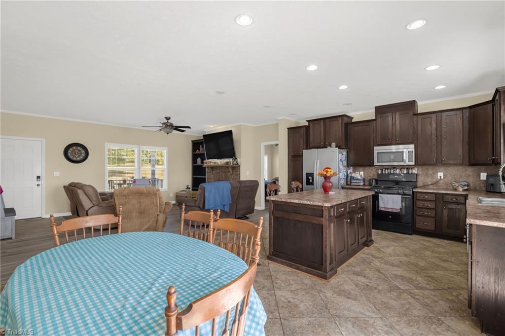 128 Campbellton Road Reidsville, NC 27320 - Photo 12 of 44