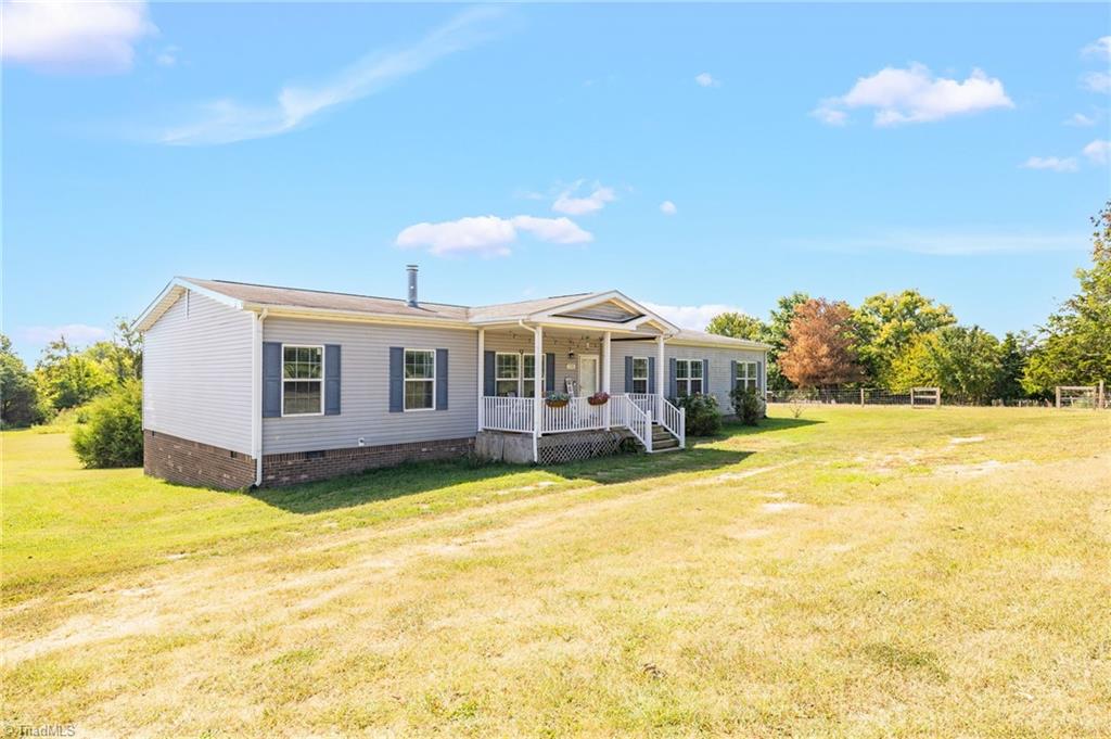 128 Campbellton Road Reidsville, NC 27320 - Photo 3 of 44