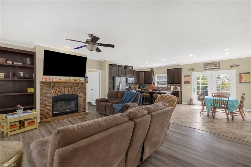 128 Campbellton Road Reidsville, NC 27320 - Photo 5 of 44