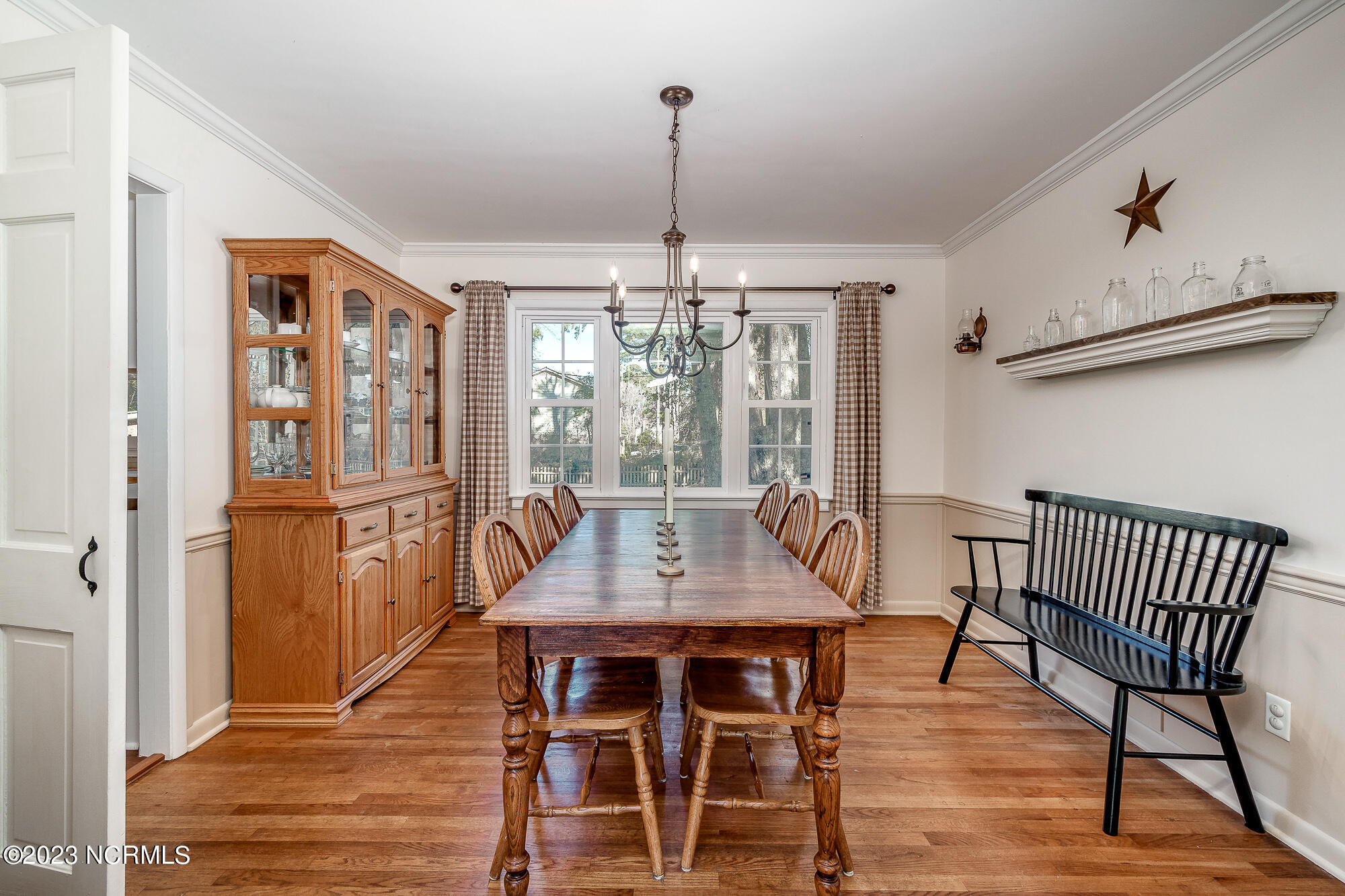 4200 Country Club Road Morehead City, NC 28557 - Photo 7 of 42 Formal Dining Room