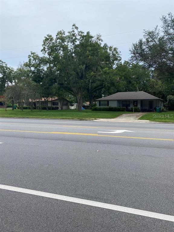 24809 West Newberry Road Newberry, FL 32669 - Photo 2 of 6 a view of a tennis court