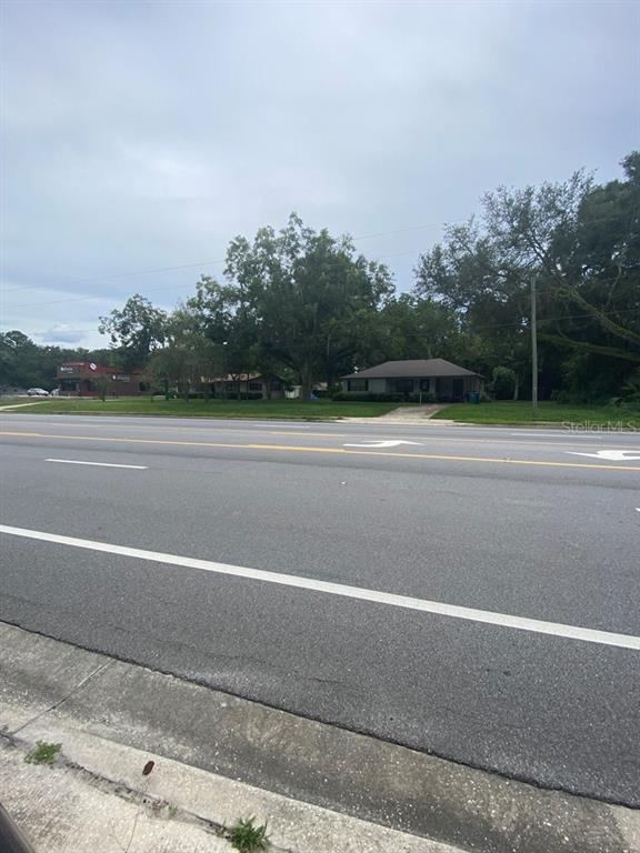 24809 West Newberry Road Newberry, FL 32669 - Photo 3 of 6 a view of a tennis court