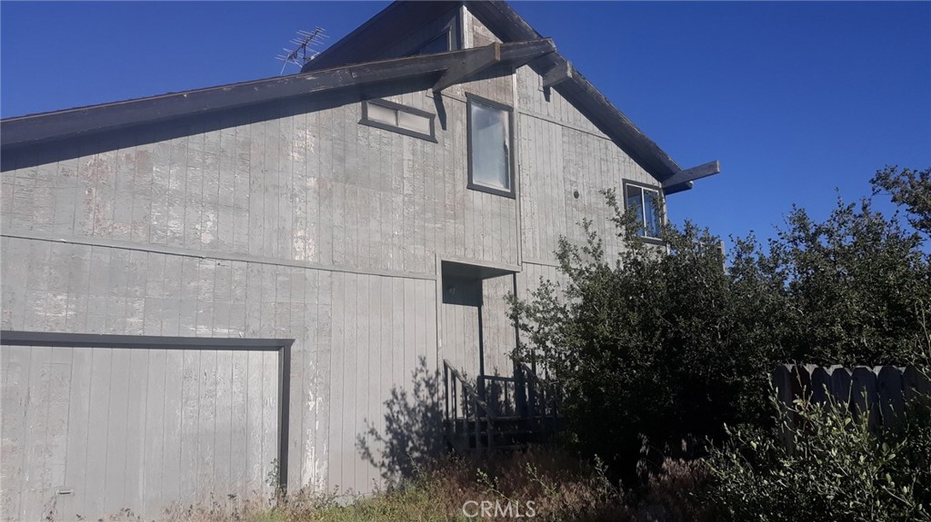 23441 El Rancho Drive Tehachapi, CA 93561 - Photo 4 of 30 a house view with a backyard space