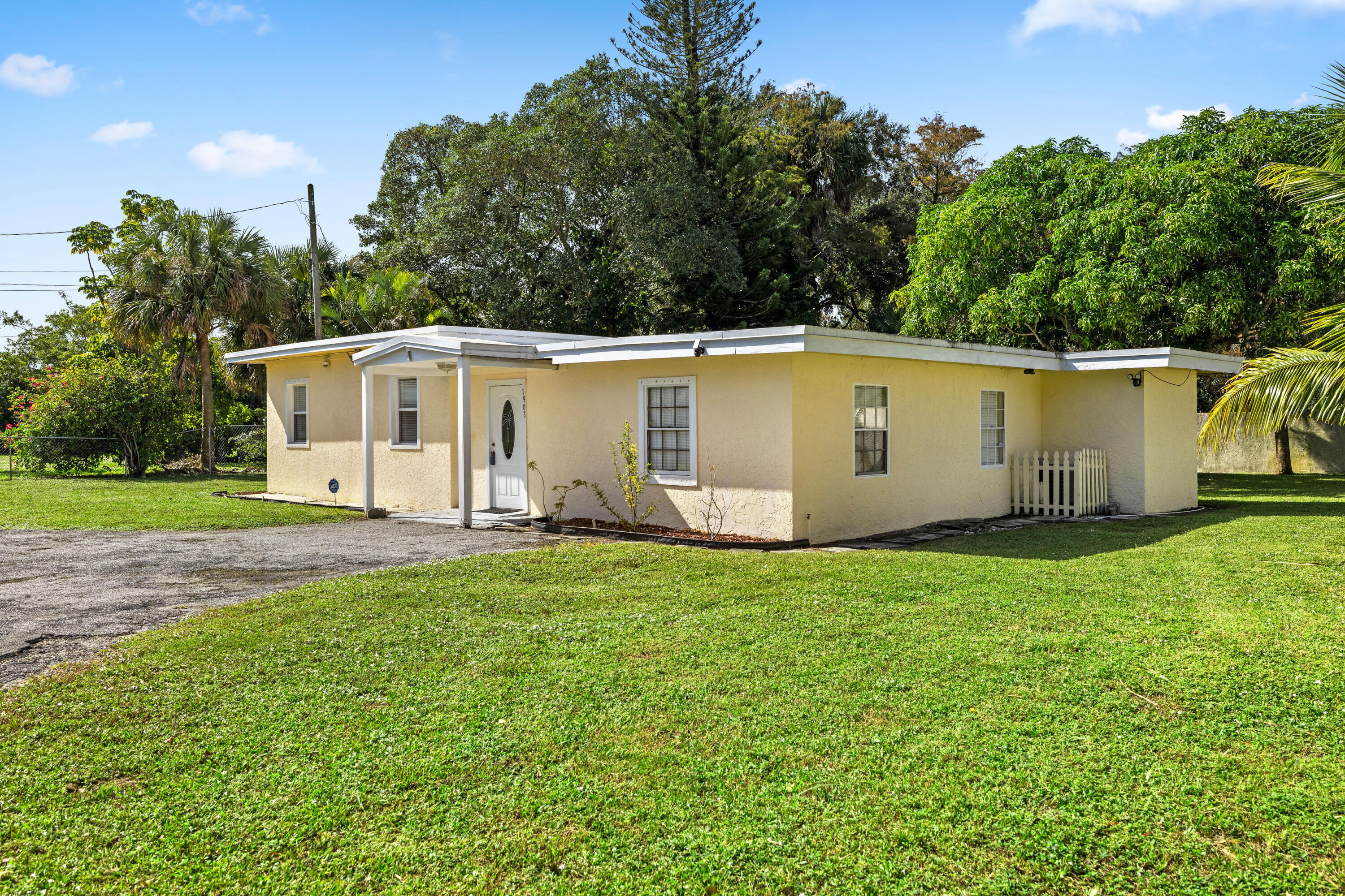 1903 Donnell Road West Palm Beach, FL 33409 - Photo 14 of 38 IMG_8821