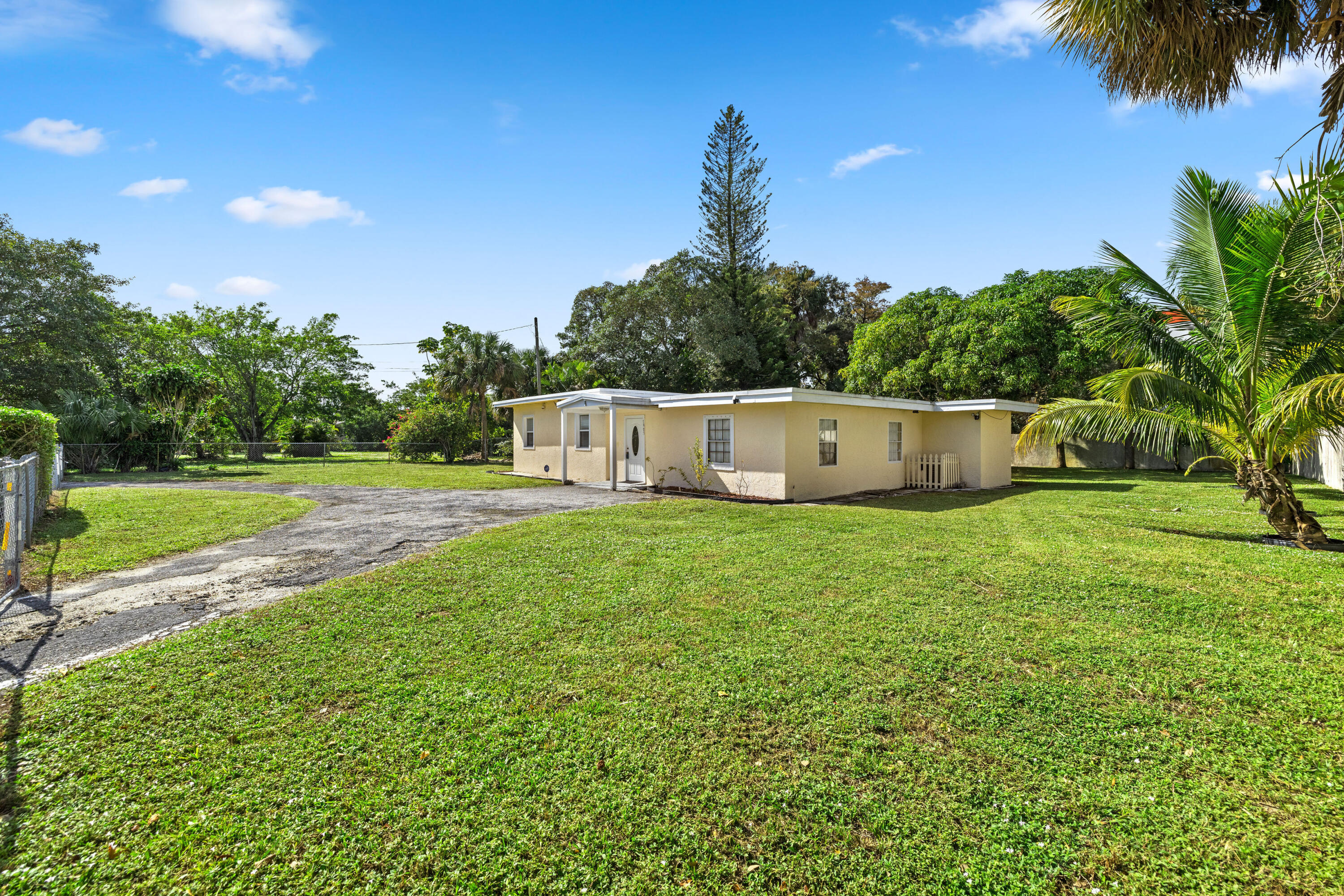 1903 Donnell Road West Palm Beach, FL 33409 - Photo 2 of 38 IMG_8849