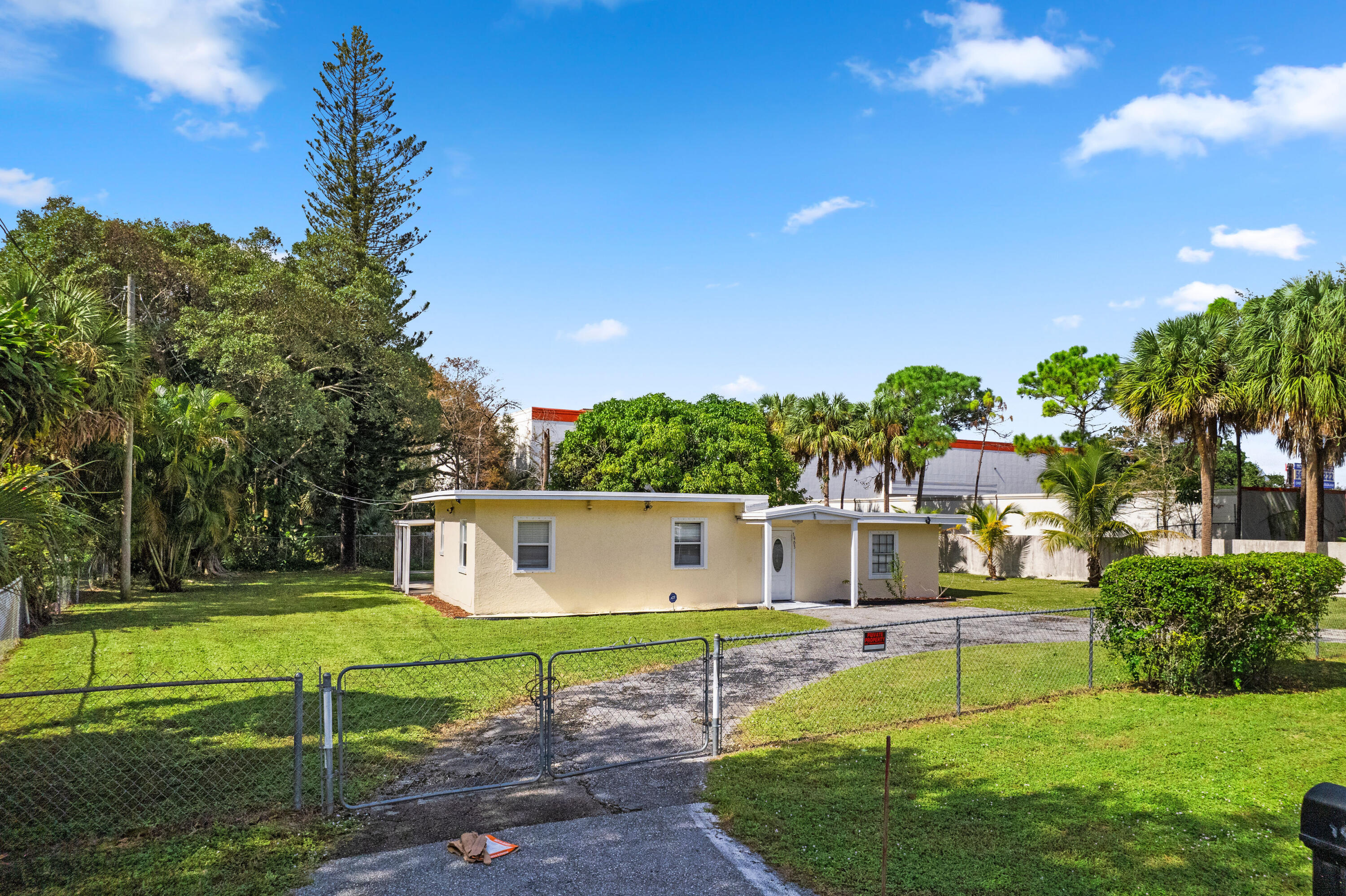 1903 Donnell Road West Palm Beach, FL 33409 - Photo 3 of 38 IMG_8846