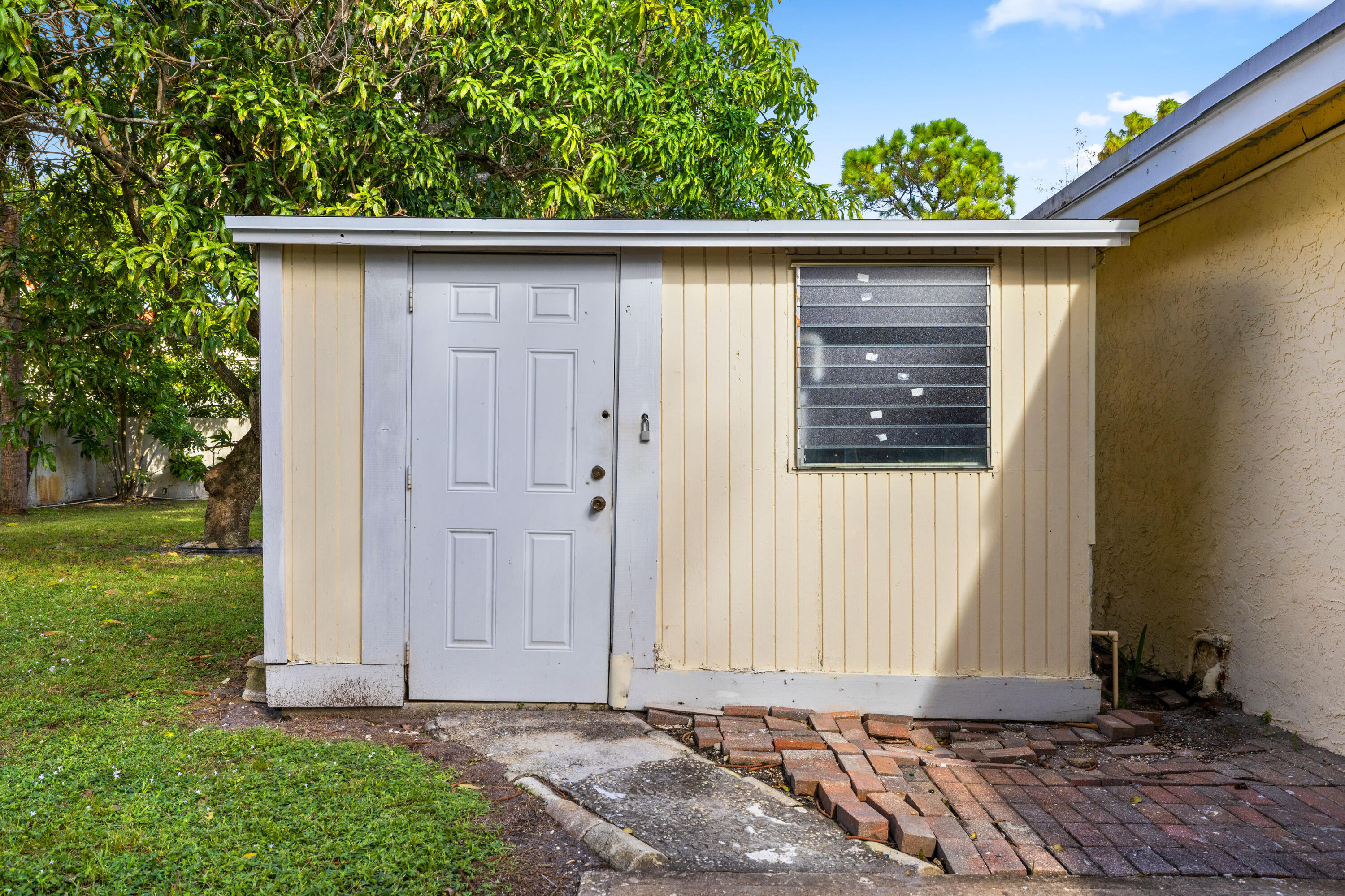 1903 Donnell Road West Palm Beach, FL 33409 - Photo 9 of 38 IMG_8817