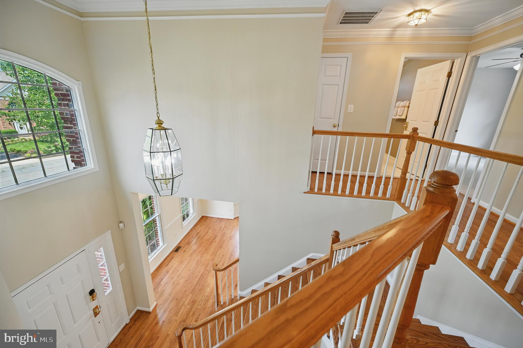 10861 Hunter Gate Way Reston, VA 20194 - Photo 27 of 79 View Down into Foyer