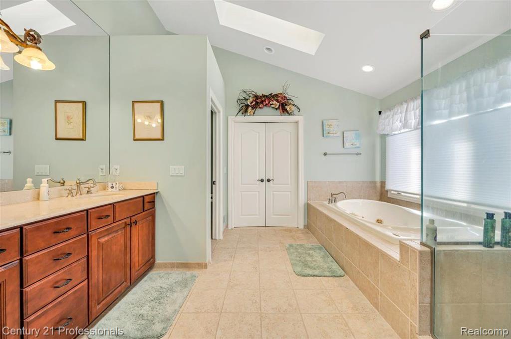 6952 Oakhurst Ridge Road Clarkston, MI 48348 - Photo 45 of 62 Gallery Image 45
