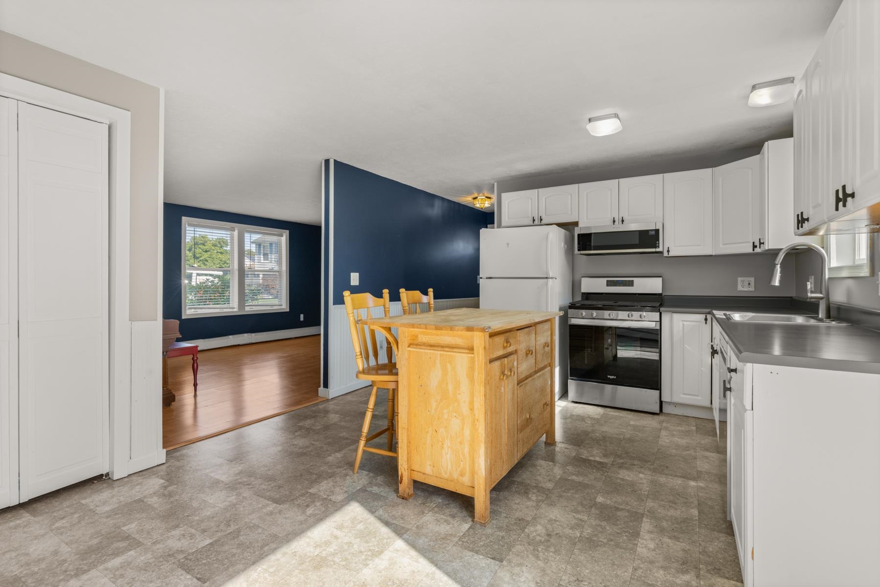 9 Nicholas Circle Dover, NH 03820 - Photo 7 of 28