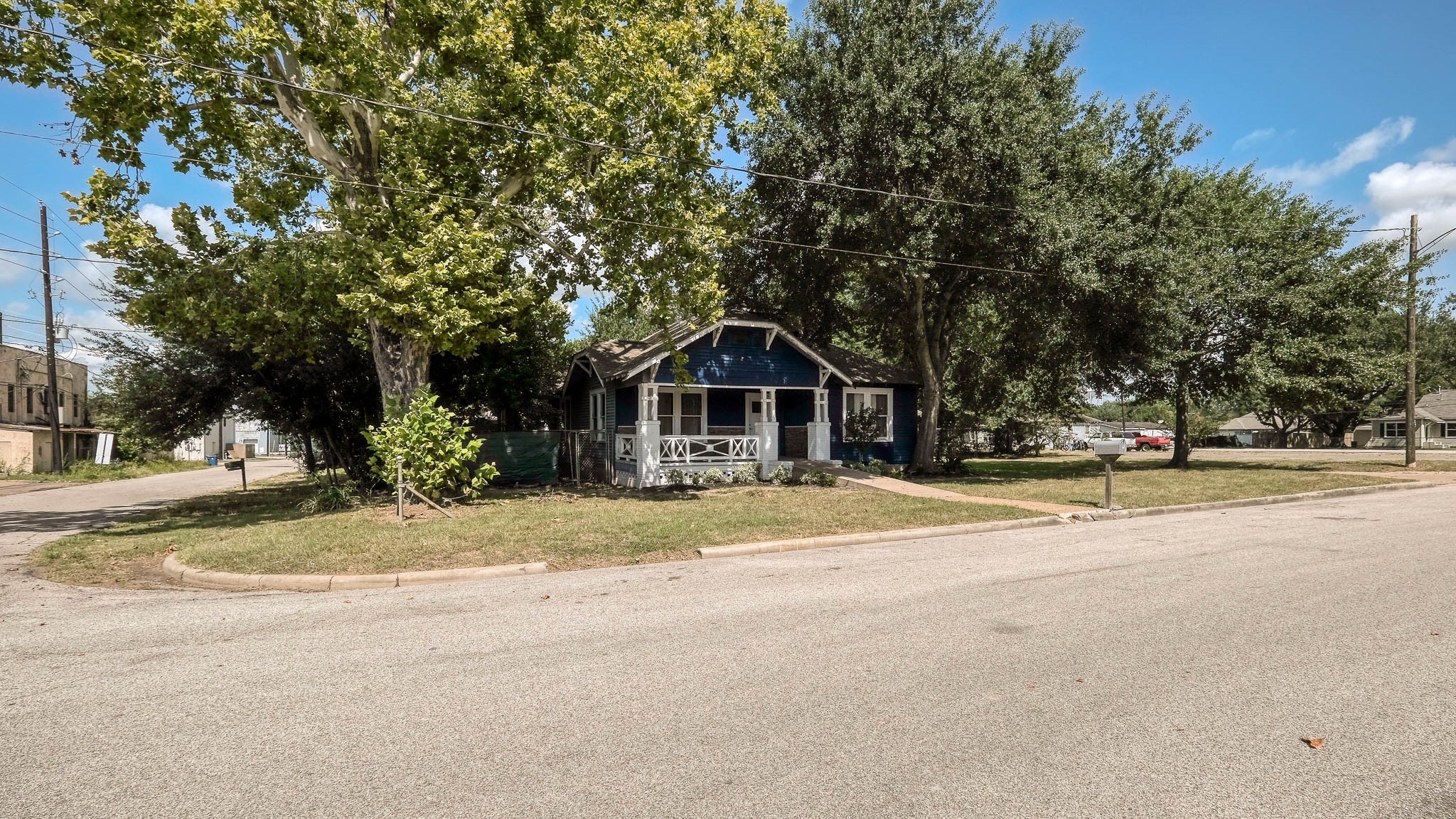 1203 Penick Road Waller, TX 77484 - Photo 3 of 40
