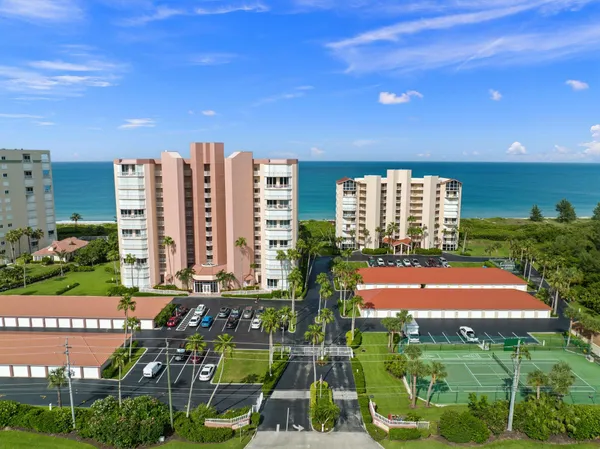 a picture of city view