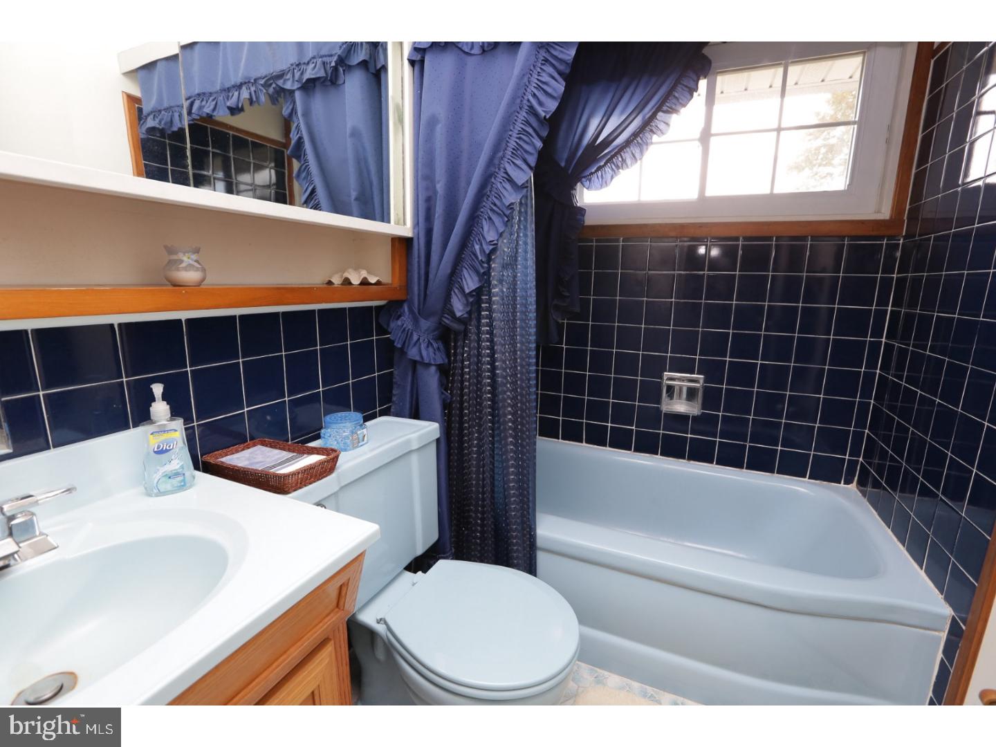 6 Queen Anne Road Levittown, PA 19057 - Photo 22 of 25 Bathroom