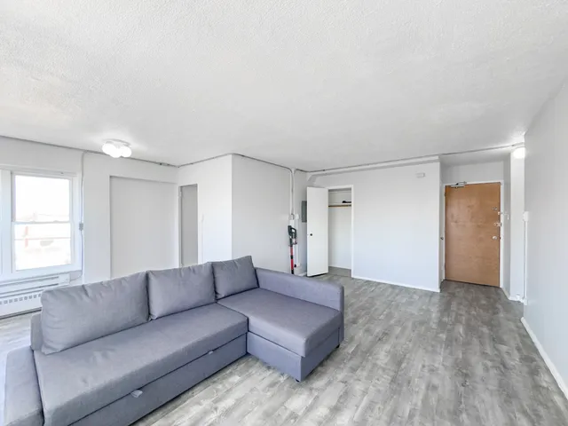 $1,350 | 7333 North Ridge Boulevard, Unit 509, Chicago, IL 60645