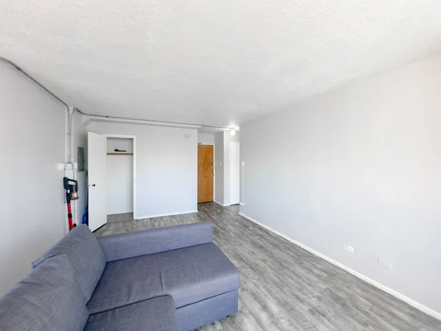 $1,350 | 7333 North Ridge Boulevard, Unit 509, Chicago, IL 60645