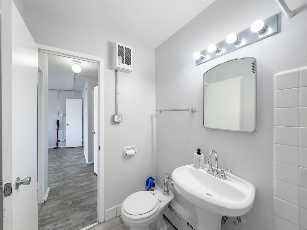 7333 North Ridge Boulevard, Unit 509 Chicago, IL 60645 - Photo 17 of 21