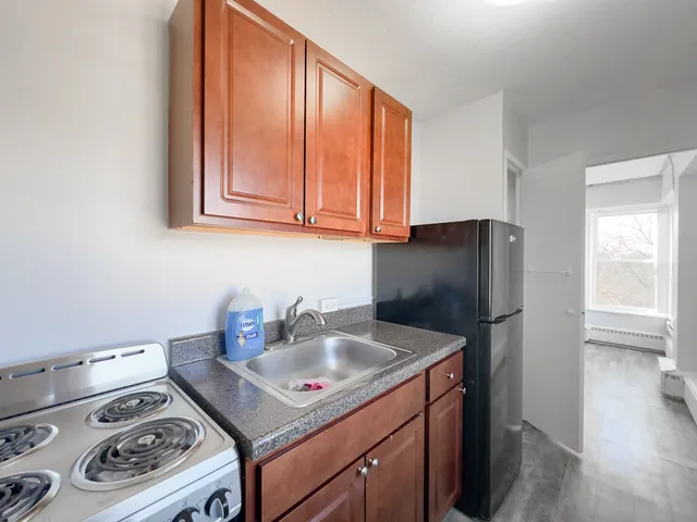 $1,350 | 7333 North Ridge Boulevard, Unit 509, Chicago, IL 60645