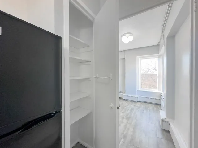 $1,350 | 7333 North Ridge Boulevard, Unit 509, Chicago, IL 60645