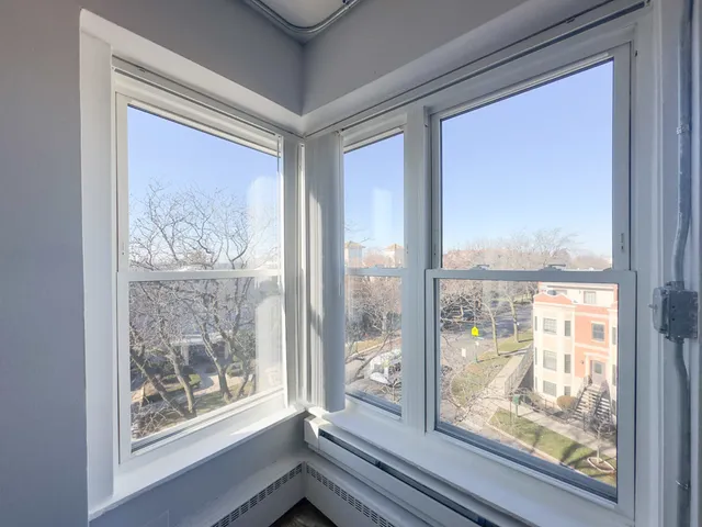 $1,350 | 7333 North Ridge Boulevard, Unit 509, Chicago, IL 60645