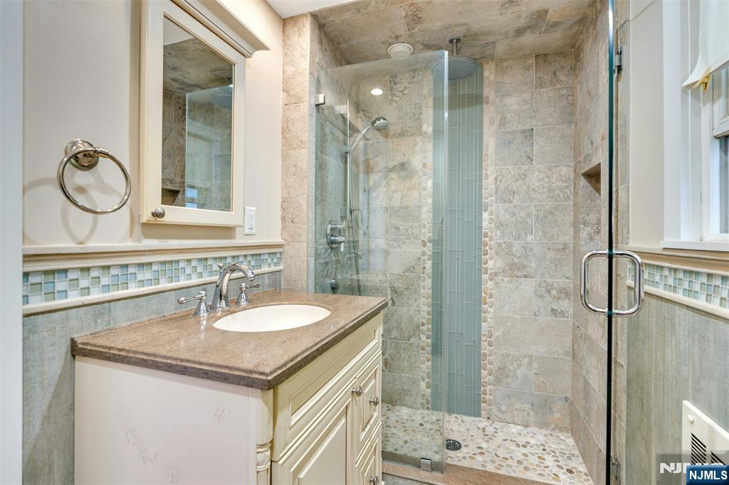 65 Merrison Street Teaneck, NJ 07666 - Photo 25 of 38