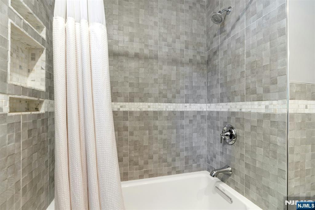 65 Merrison Street Teaneck, NJ 07666 - Photo 28 of 38