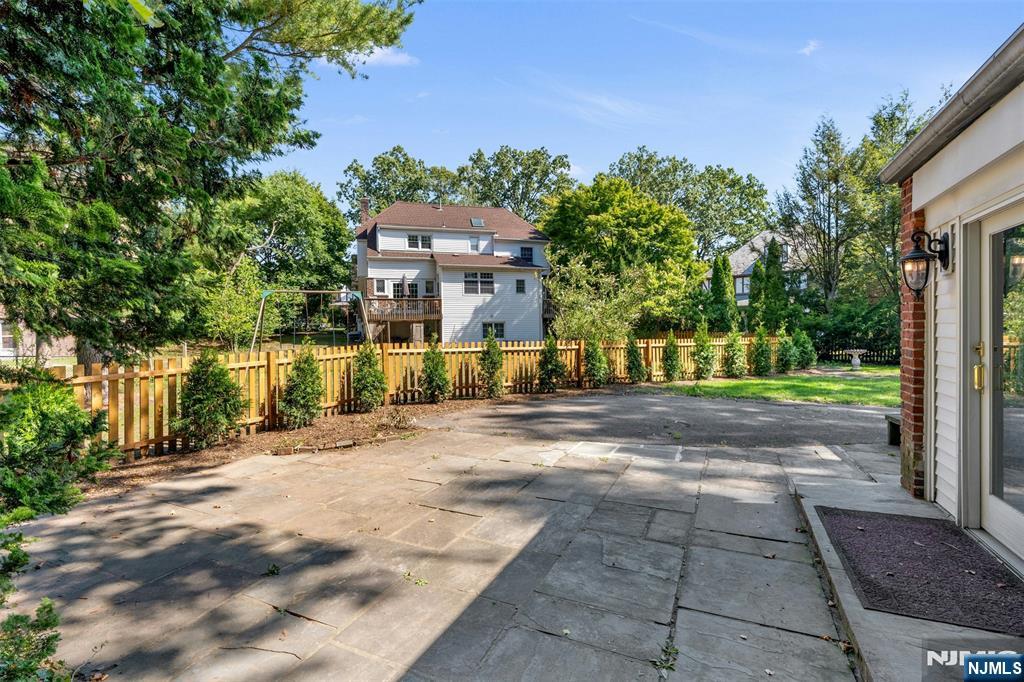 65 Merrison Street Teaneck, NJ 07666 - Photo 31 of 38