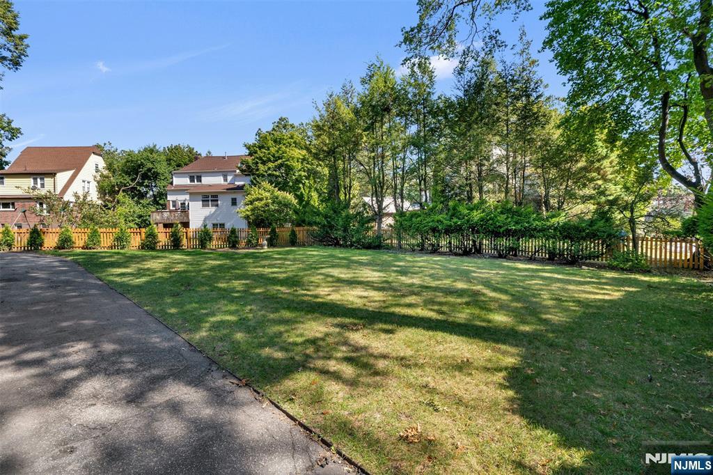 65 Merrison Street Teaneck, NJ 07666 - Photo 33 of 38