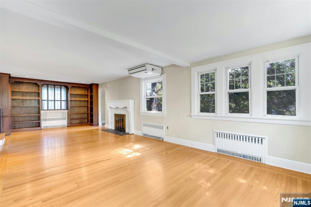 65 Merrison Street Teaneck, NJ 07666 - Photo 5 of 38