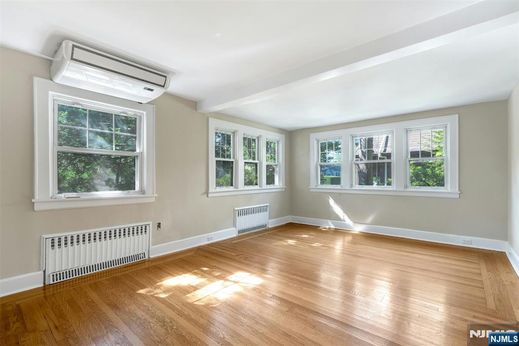 65 Merrison Street Teaneck, NJ 07666 - Photo 6 of 38