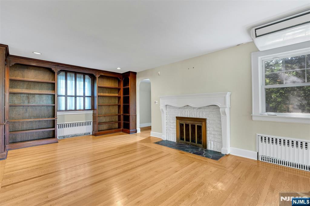 65 Merrison Street Teaneck, NJ 07666 - Photo 8 of 38