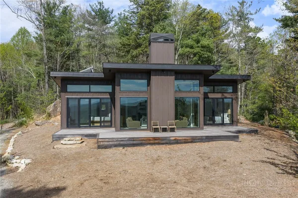 a house view with a outdoor space