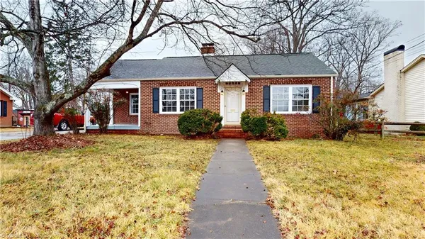 $249,900 | 1625 North Main Street, Mount Airy, NC 27030
