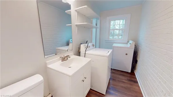 $249,900 | 1625 North Main Street, Mount Airy, NC 27030