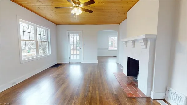 $249,900 | 1625 North Main Street, Mount Airy, NC 27030