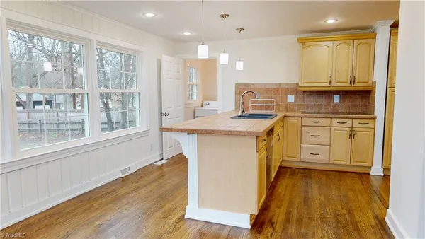 $249,900 | 1625 North Main Street, Mount Airy, NC 27030