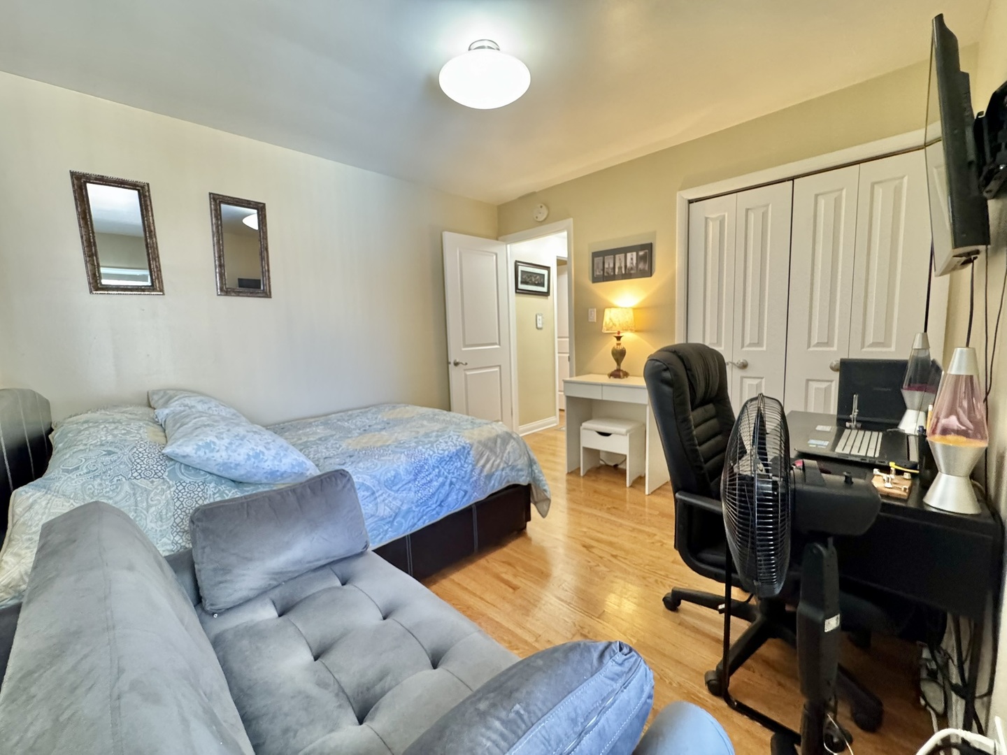 1247 South Mannheim Road, Unit 3 Westchester, IL 60154 - Photo 22 of 41 a bedroom with a workspace